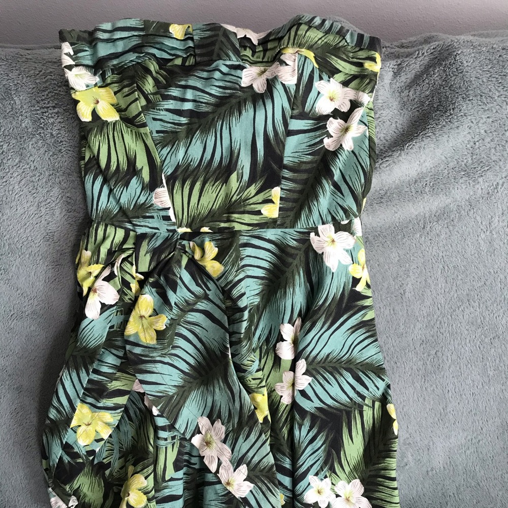 Beautiful Hawaii inspired dress